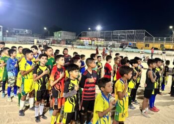 O projeto atende cerca de 60 crianças e adolescentes da comunidade (Foto: Divulgação/Arquivo Pessoal)