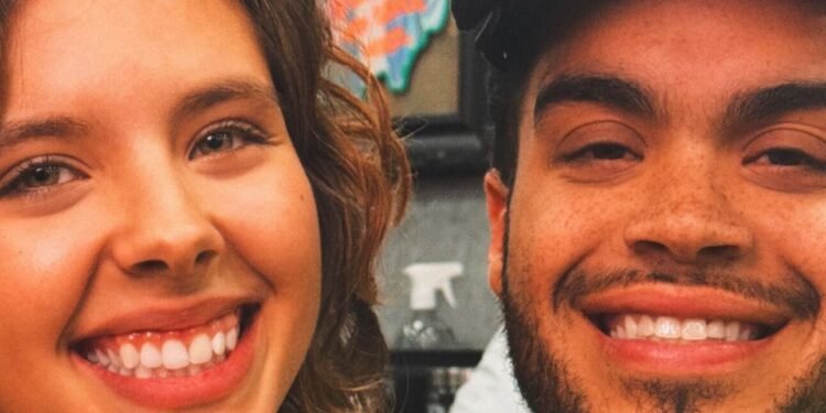 Francisco e Flor Gil eternizam cantora Preta Gil na pele