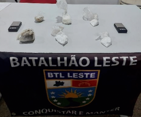 Jovens são presos por tráfico de drogas no bairro Tancredo Neves, em Manaus