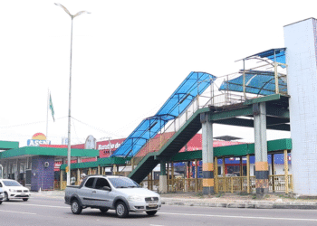 Um ano sem obra: população protesta por passarela na Torquato Tapajós