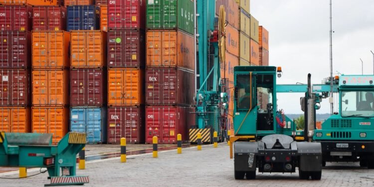 Exportações de ouro para a Alemanha e motocicletas para a Argentina impulsionam balança comercial do Amazonas em junho