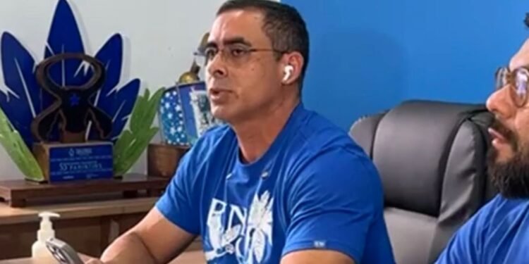 Rossy Amoedo diz que itens do Caprichoso foram despontuados porque ‘pix caiu’, mas afirma não ter provas