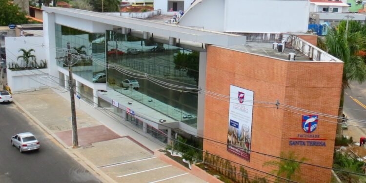 Faculdade Santa Teresa abre inscrições para o Vestibular Online 2025.2