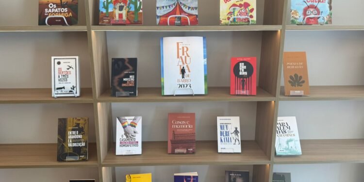 Concurso literário 'Frauta de Barro' premia novos autores e anuncia segunda edição em Manaus