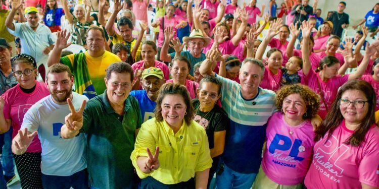 Em Rio Preto da Eva, Maria do Carmo ouve produtores rurais e participa de posse da nova diretoria do PL Municipal