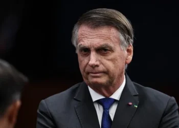 bolsonaro-buscas-pf-tornozeleira