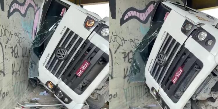 caminhao-tomba-manaus