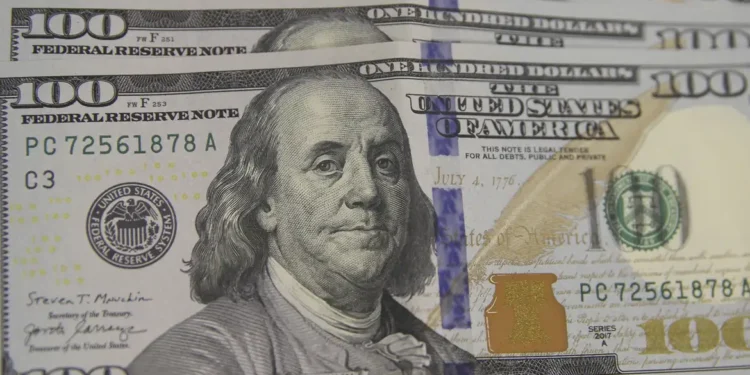Dólar supera R$ 5,50 com tarifas de Trump sobre o Brasil