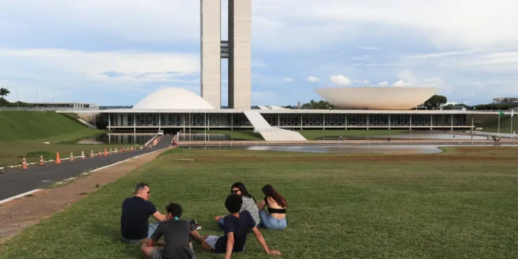 Senado cria comissão para estreitar laços com Congresso dos EUA