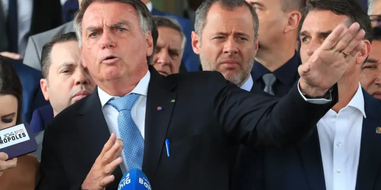 Oposição classifica de arbitrárias medidas cautelares contra Bolsonaro