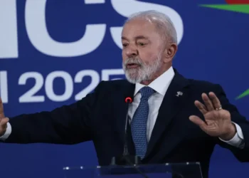 Lula diz que ameaça de taxação de Trump não preocupa nações do Brics