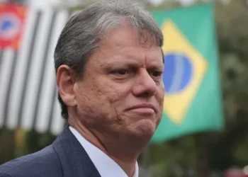 Tarcísio, Ratinho Jr e Caiado acusam governo de desinteresse em negociar tarifa com os EUA