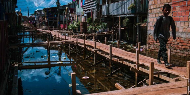 Imagens na rua Miriti, no bairro Correnteza, em Manacapuru (Foto: João Dejacy/Rios de Notícias)
