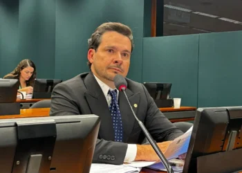 Capitão Alberto Neto exige explicações do Ministro Haddad sobre renúncias fiscais bilionárias à JBS