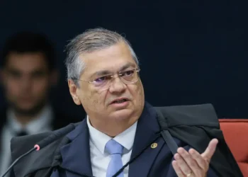Dino manda PF investigar emendas parlamentares