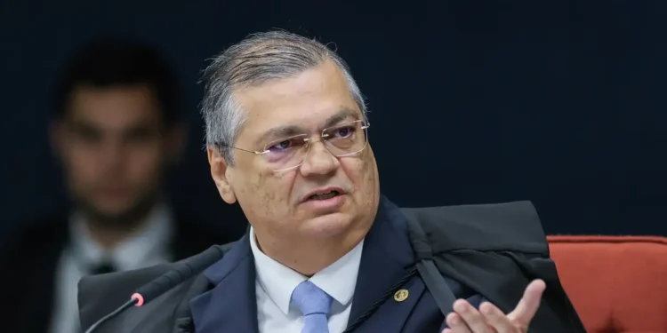 Dino manda PF investigar emendas parlamentares