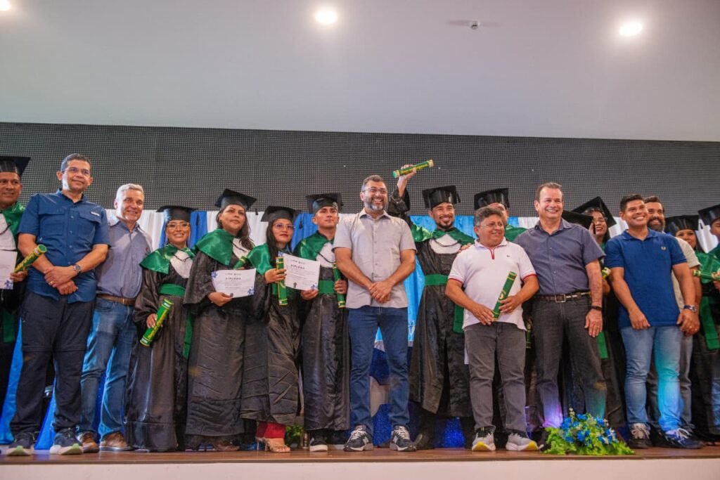 A cerimônia contou com a presença de autoridades e da diretoria da Eneva (Foto: João Dejacy/Rios de Notícias)