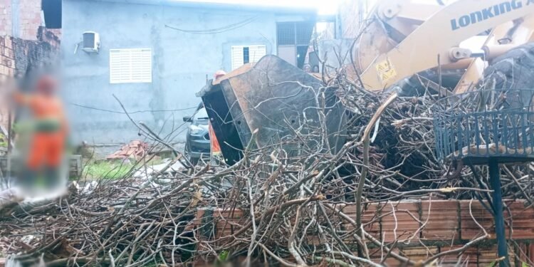 Moradores denunciam suborno a supervisor da Prefeitura para coleta de entulho