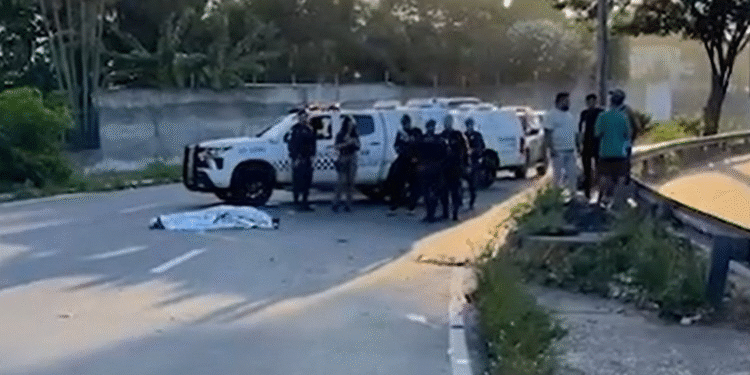 Mulher morre em acidente de moto na Zona Leste de Manaus