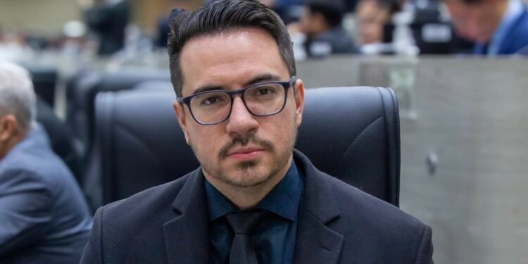 Suposto cartel de combustíveis em Manaus é denunciado por vereador em Brasília