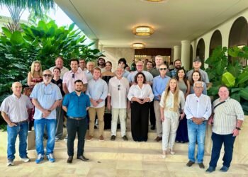 Maria do Carmo recebe empresários amazonenses em ‘tour’ pelo Tropical Hotel Amazônia