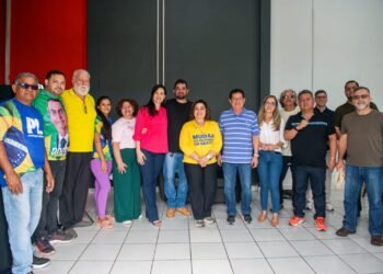 Pré-candidata ao Governo do Amazonas, Professora Maria do Carmo cumpre agenda em Humaitá - (Foto: João Dejacy/ Rios de Notícias)