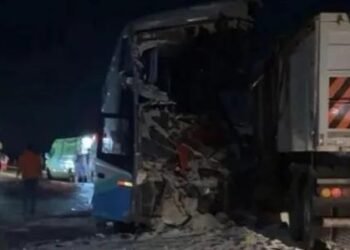 Colisão entre ônibus e carreta deixa 11 mortos em Mato Grosso