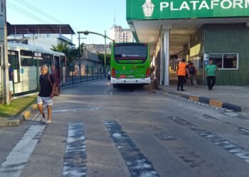 Agente de limpeza é atropelado por ônibus no Terminal 1, em Manaus