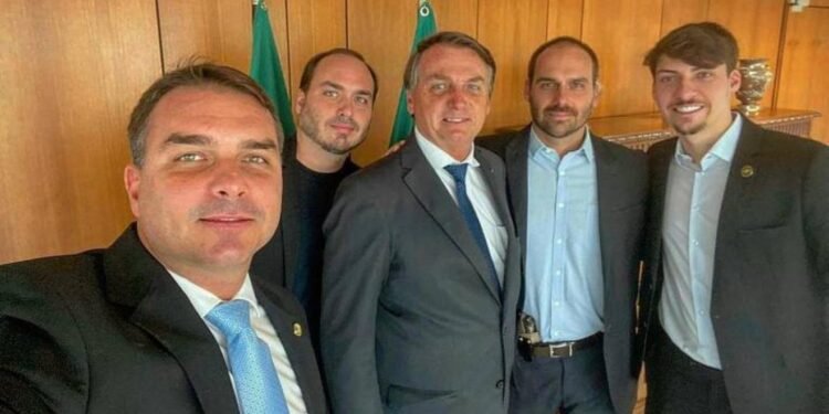bolsonaro-visita-filhos