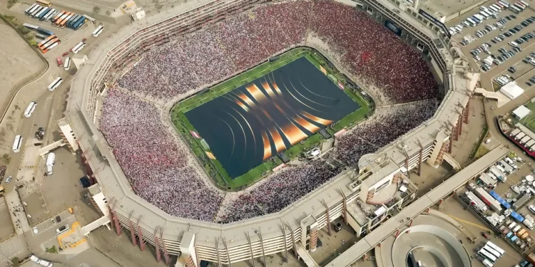 Vista aérea do Estádio Monumental de Lima, palco da final da Libertadores de 2019, entre Flamengo e River Plate — (Foto: Reprodução/ Getty Images)