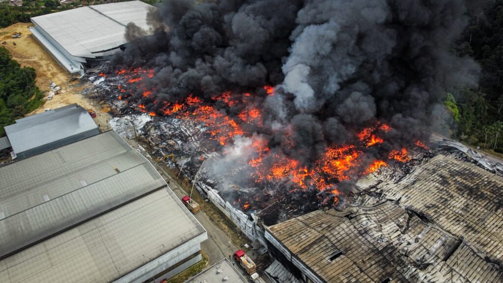 incendio-fabricas-distrito-manaus