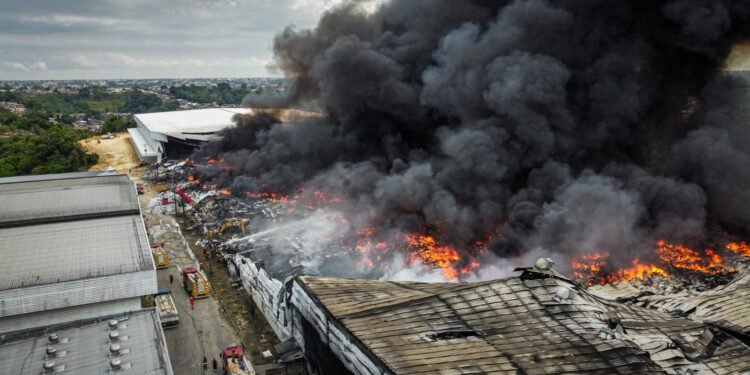 incendio-fabricas-manaus