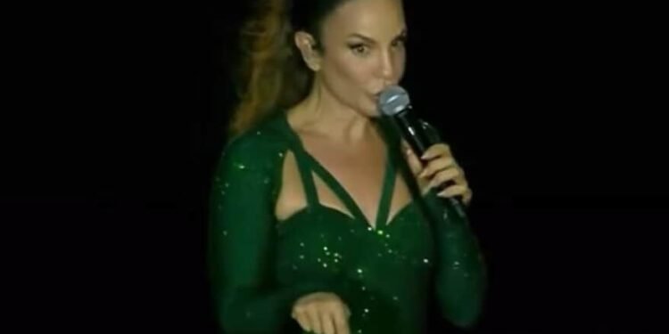 ‘Tem que respeitar os artistas daqui’, declarou Ivete Sangalo durante sua apresentação no #SouManaus