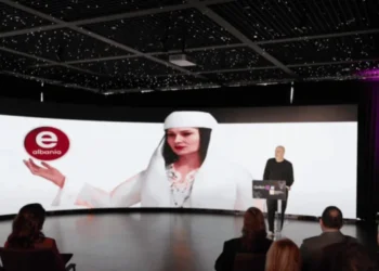 Albânia adota ministra IA para combater corrupção