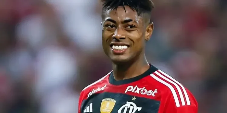 Atacante Bruno Henrique