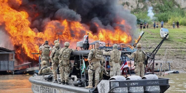DPE-AM cobra respeito aos direitos humanos em operação no Rio Madeira