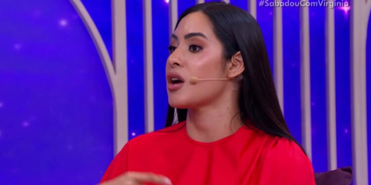 Isabelle Nogueira no programa Sabadou com Virgínia (Foto: Reprodução/Youtube - SBT)