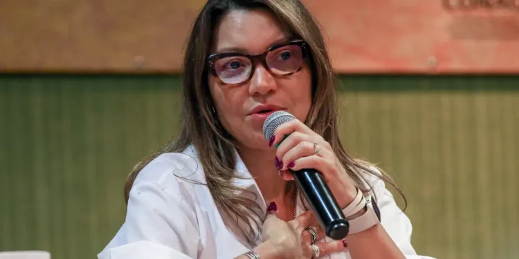 Janja diz que pensou em deixar Brasília após críticas