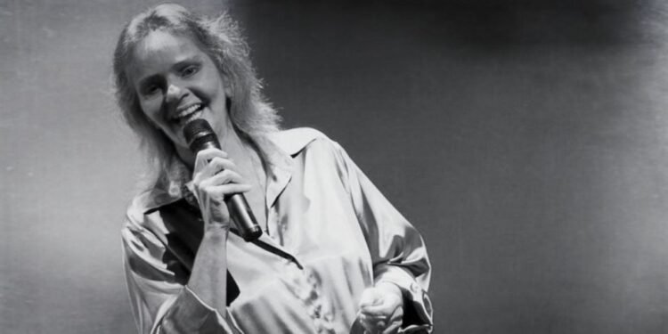 Morre Ângela Ro Ro, ícone da MPB, aos 75 anos