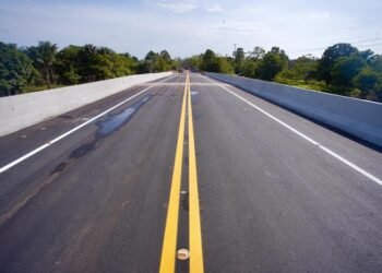 Ponte sobre o Rio Curuçá na BR-319 foi concluída três anos após estrutura antiga cair (Foto: Divulgação)