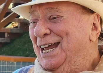 Raul Gil é internado em SP