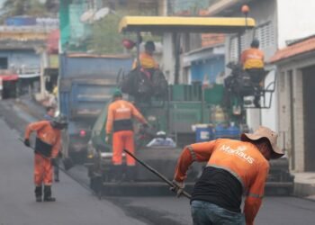 Semcom asfalta manaus
