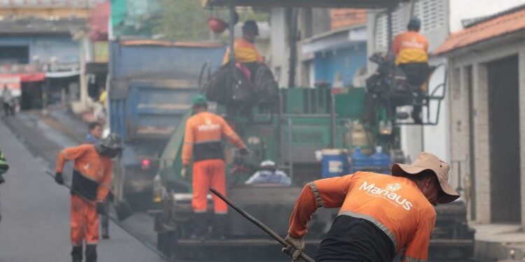 Semcom asfalta manaus
