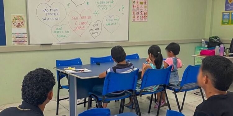 HIV na infância: quando o cuidado com a saúde mental é tão essencial quanto a medicação