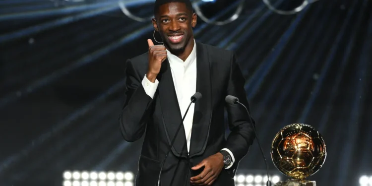 Ousmane Dembélé, do PSG, eleito o melhor jogador do mundo na Bola de Ouro de 2025 • Reprodução/X/@ballondor