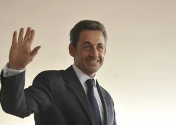 Ex-presidente Nicolas Sarkozy é condenado