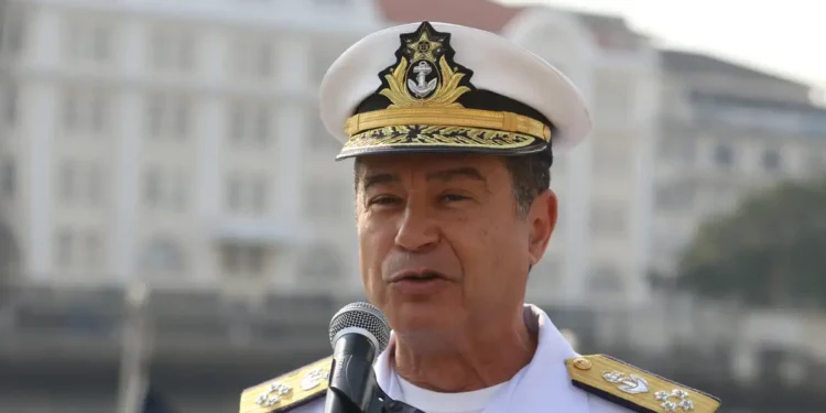 Fux vota pela absolvição de ex-comandante da Marinha Almir Garnier