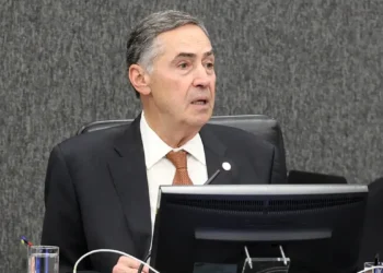 Aposentadoria de Barroso é publicada no Diário Oficial