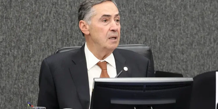 Aposentadoria de Barroso é publicada no Diário Oficial