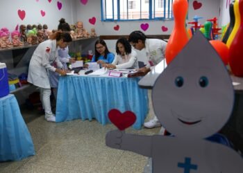 Brasil lidera desinformação sobre vacina na América Latina, diz estudo